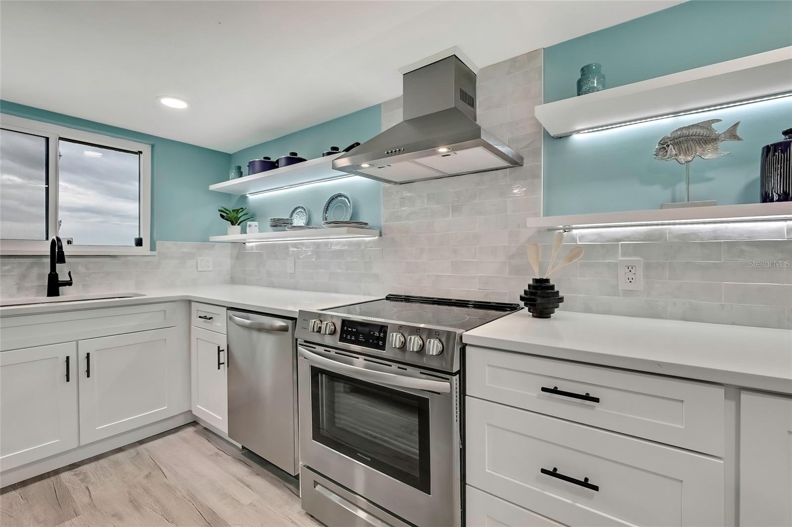 Image 9 of 47 For 5915 Sea Ranch Drive 315