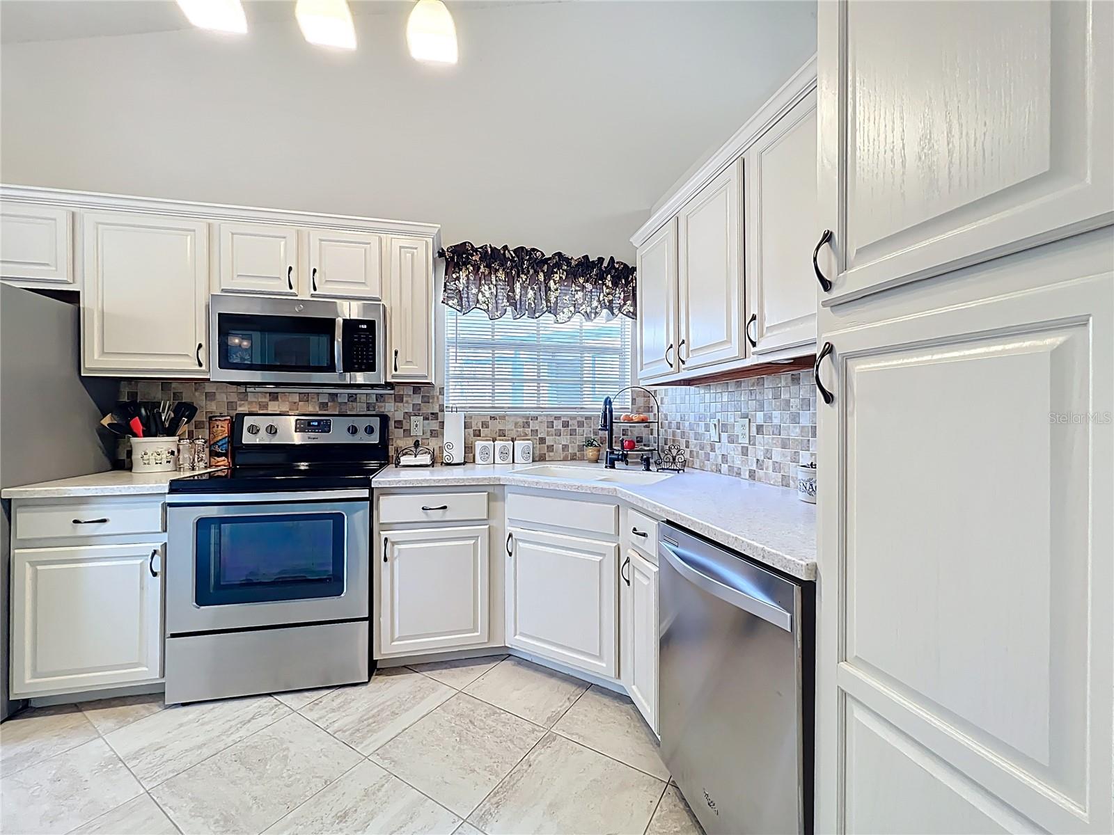 Image 9 of 34 For 2871 Boulder Falls Court