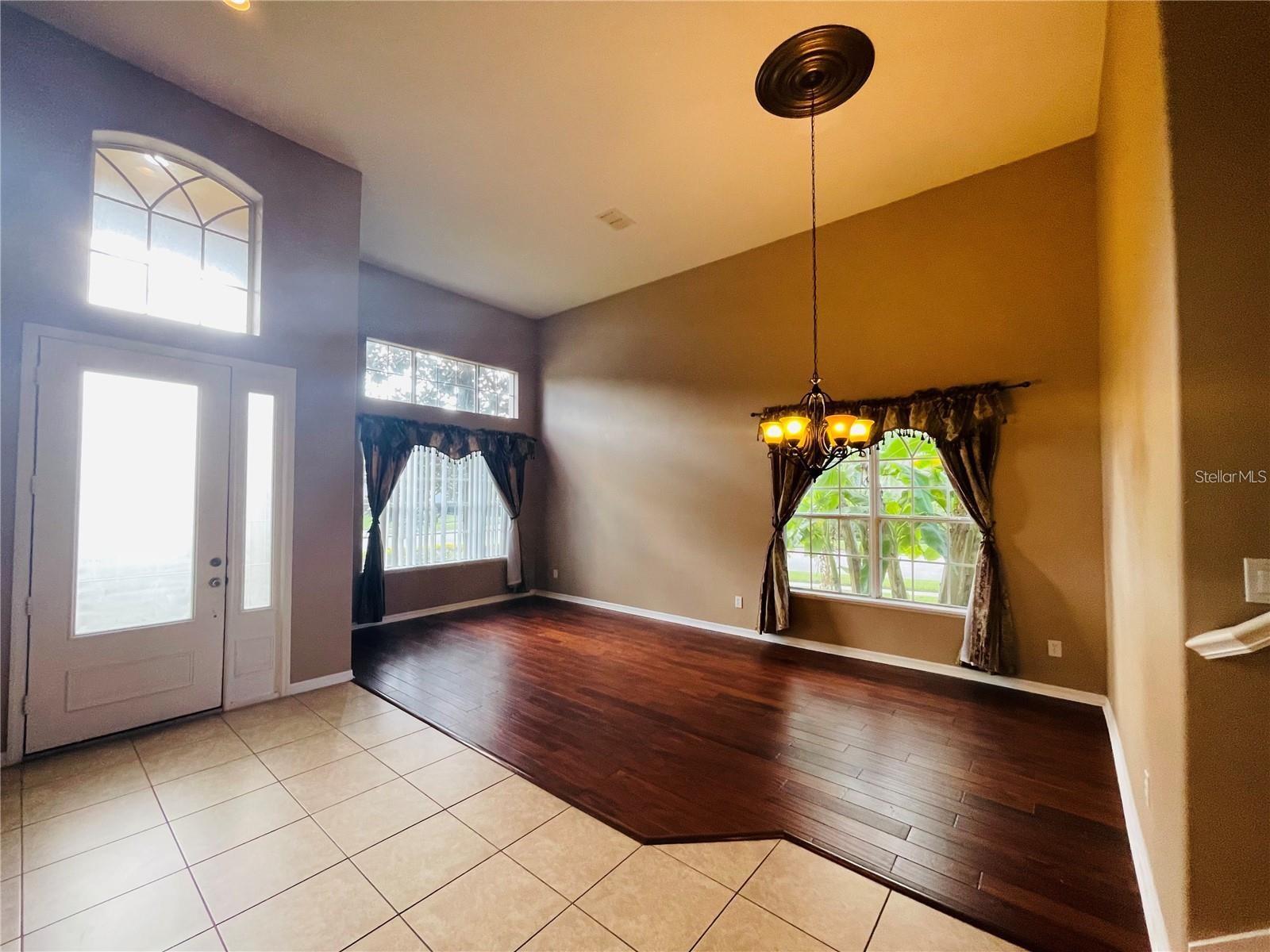 Image 10 of 24 For 930 Spring Oak Circle