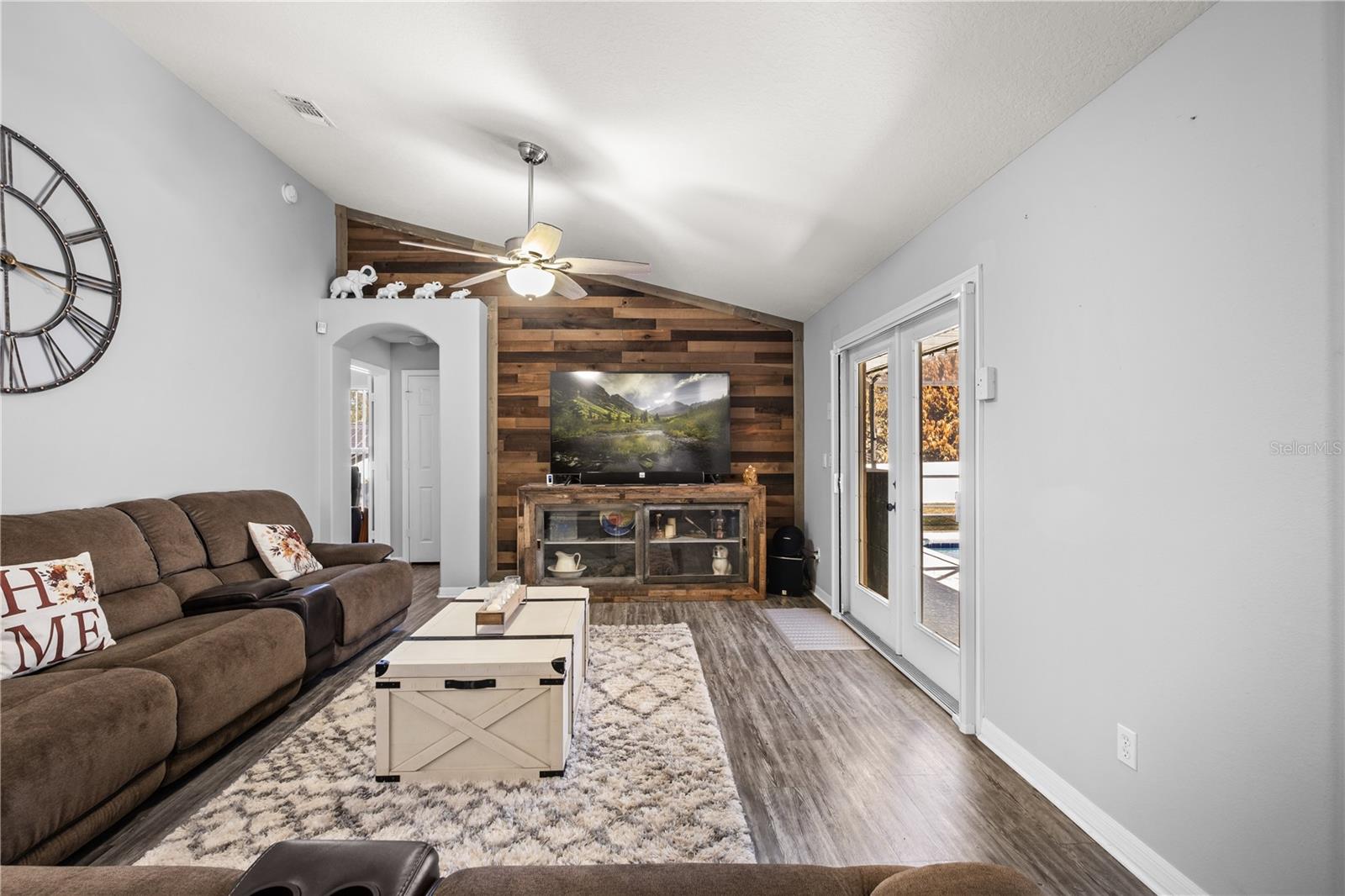 Image 13 of 40 For 14126 Greater Pines Boulevard