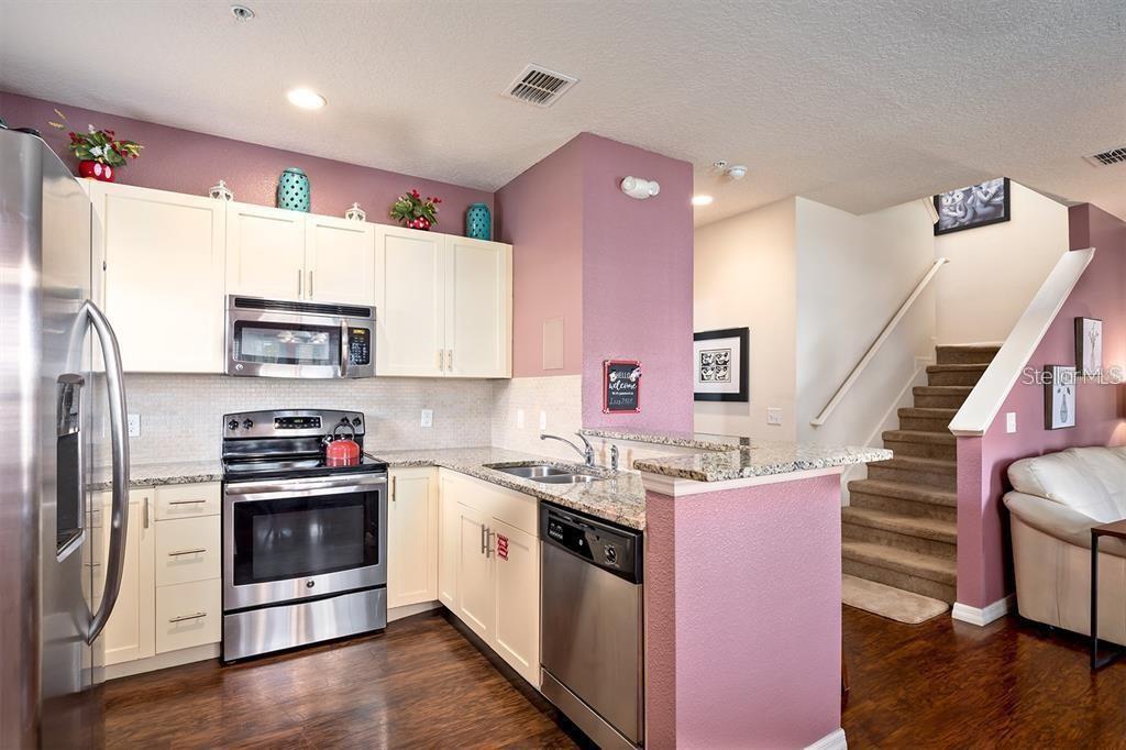 Image 7 of 24 For 2900 Edenshire Way 105