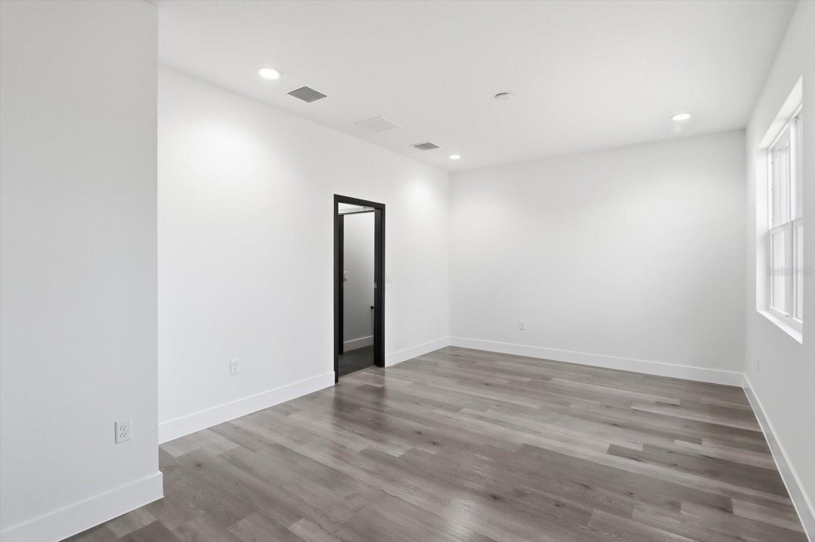 Image 18 of 38 For 6078 150th Lane