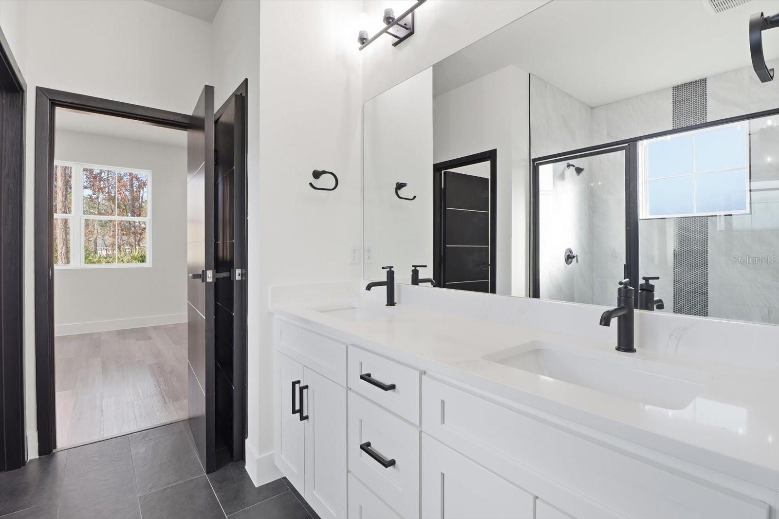 Image 21 of 38 For 6078 150th Lane