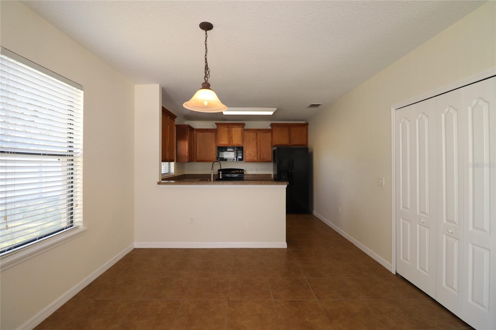 Image 6 of 22 For 2229 Tulip Valley Point