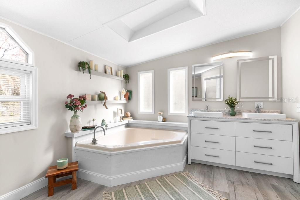 Image 13 of 21 For 18137 Hollister Road