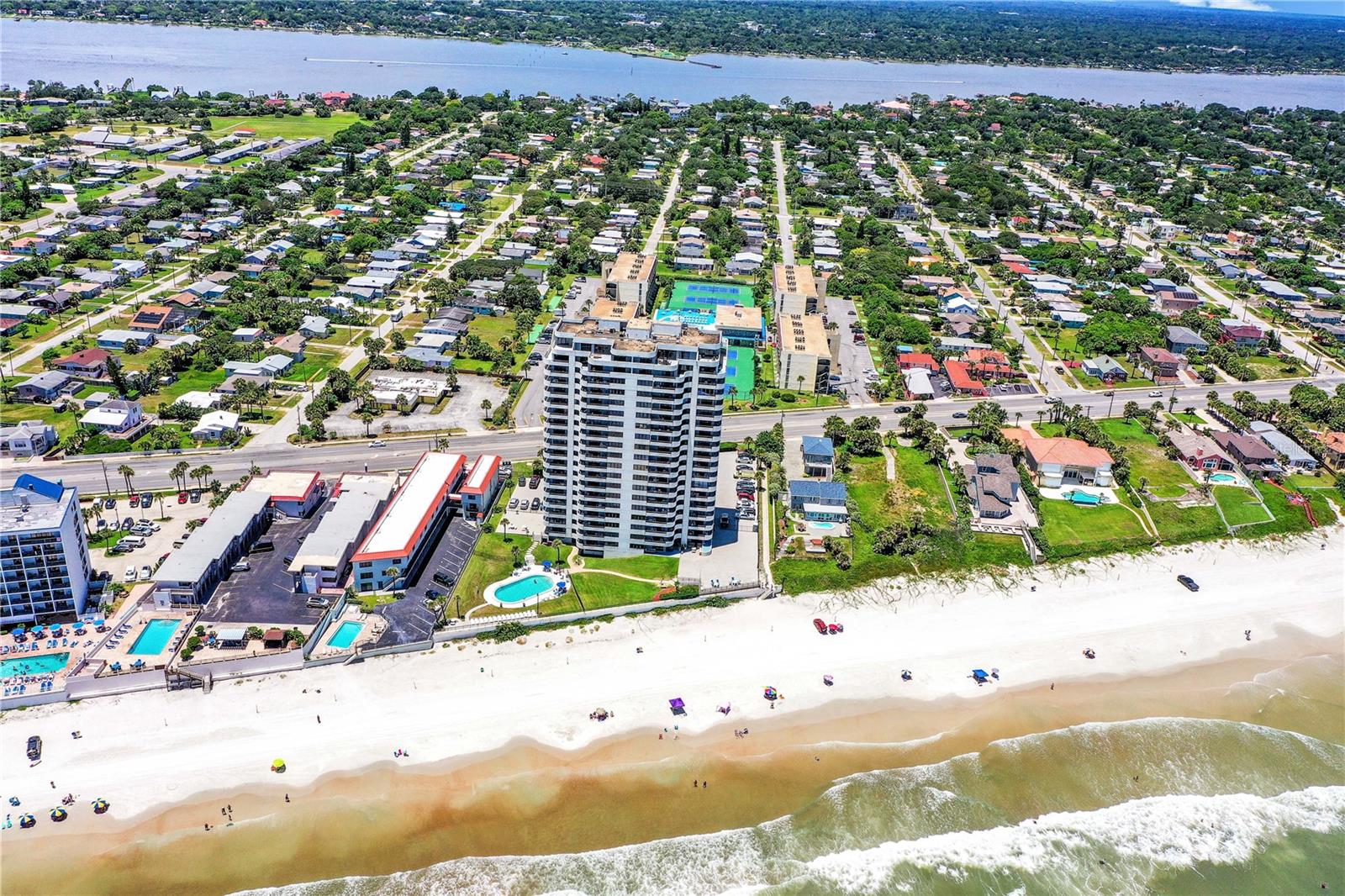 Listing photo id 9 for 1420 Atlantic Avenue 901