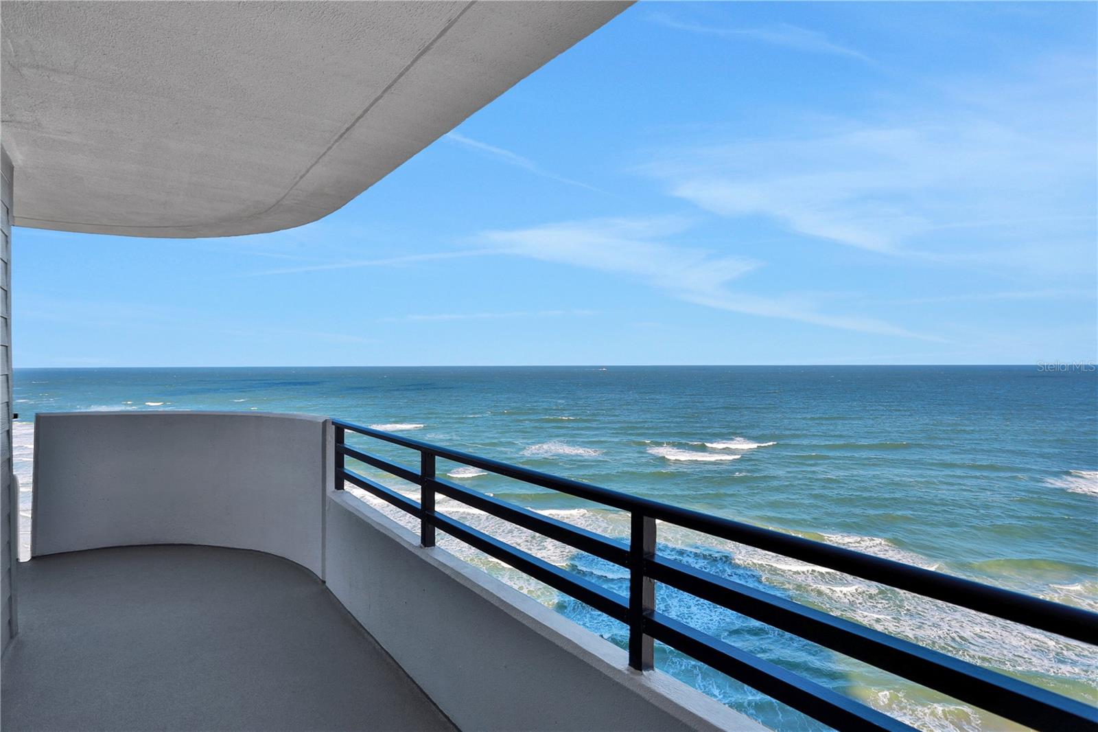 Listing photo id 2 for 1420 Atlantic Avenue 901
