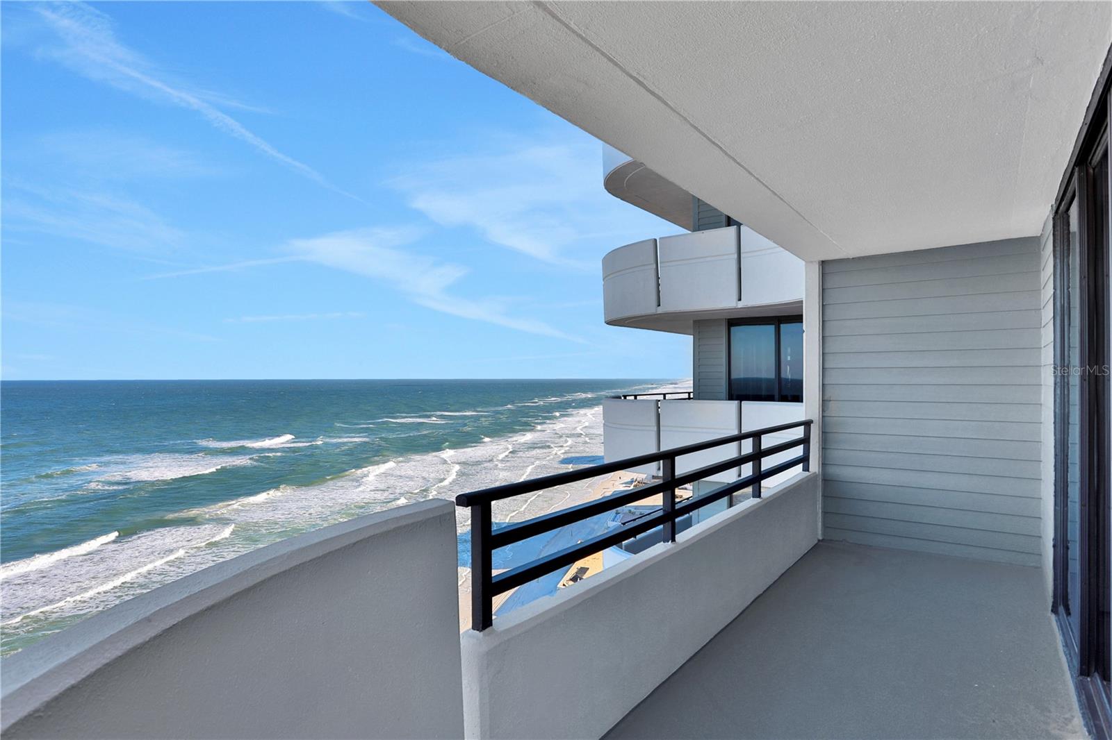 Listing photo id 4 for 1420 Atlantic Avenue 901