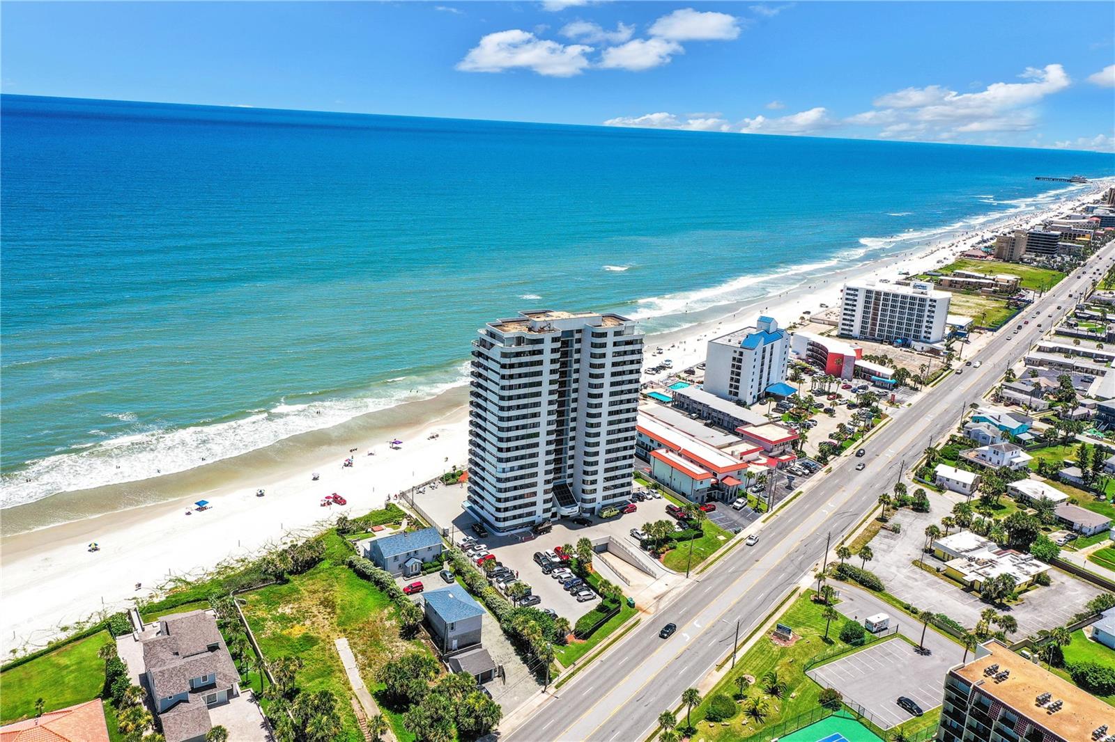 Listing photo id 6 for 1420 Atlantic Avenue 901