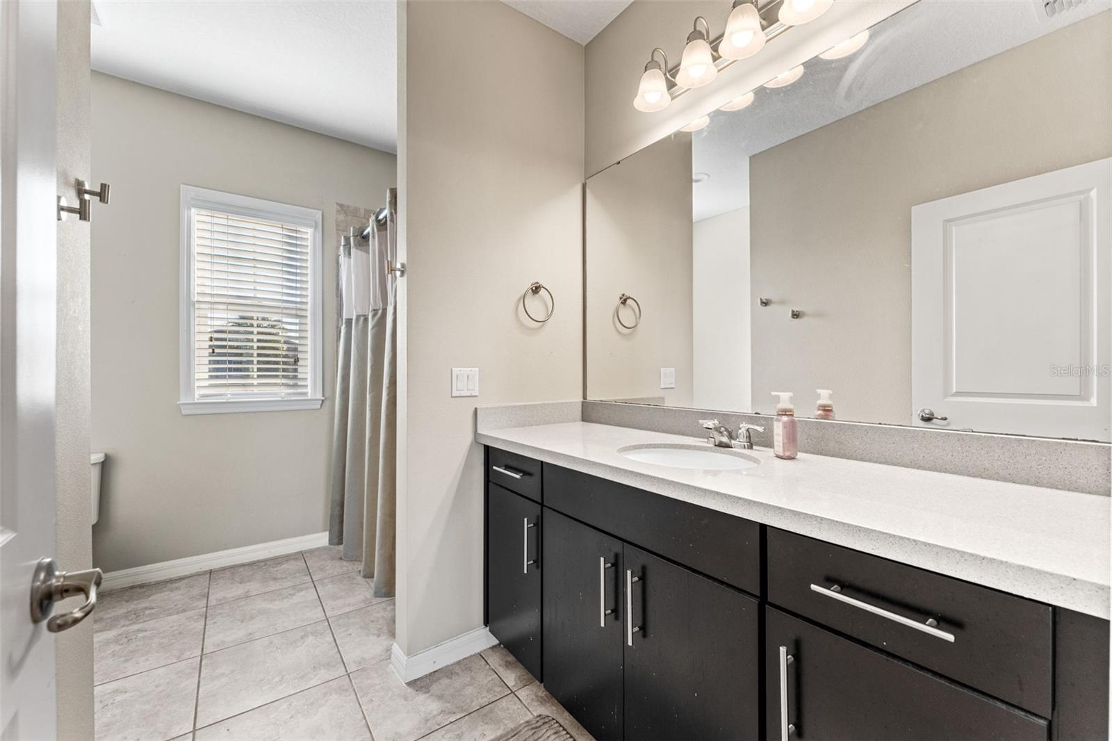 Image 24 of 44 For 14241 Colonial Pointe Drive