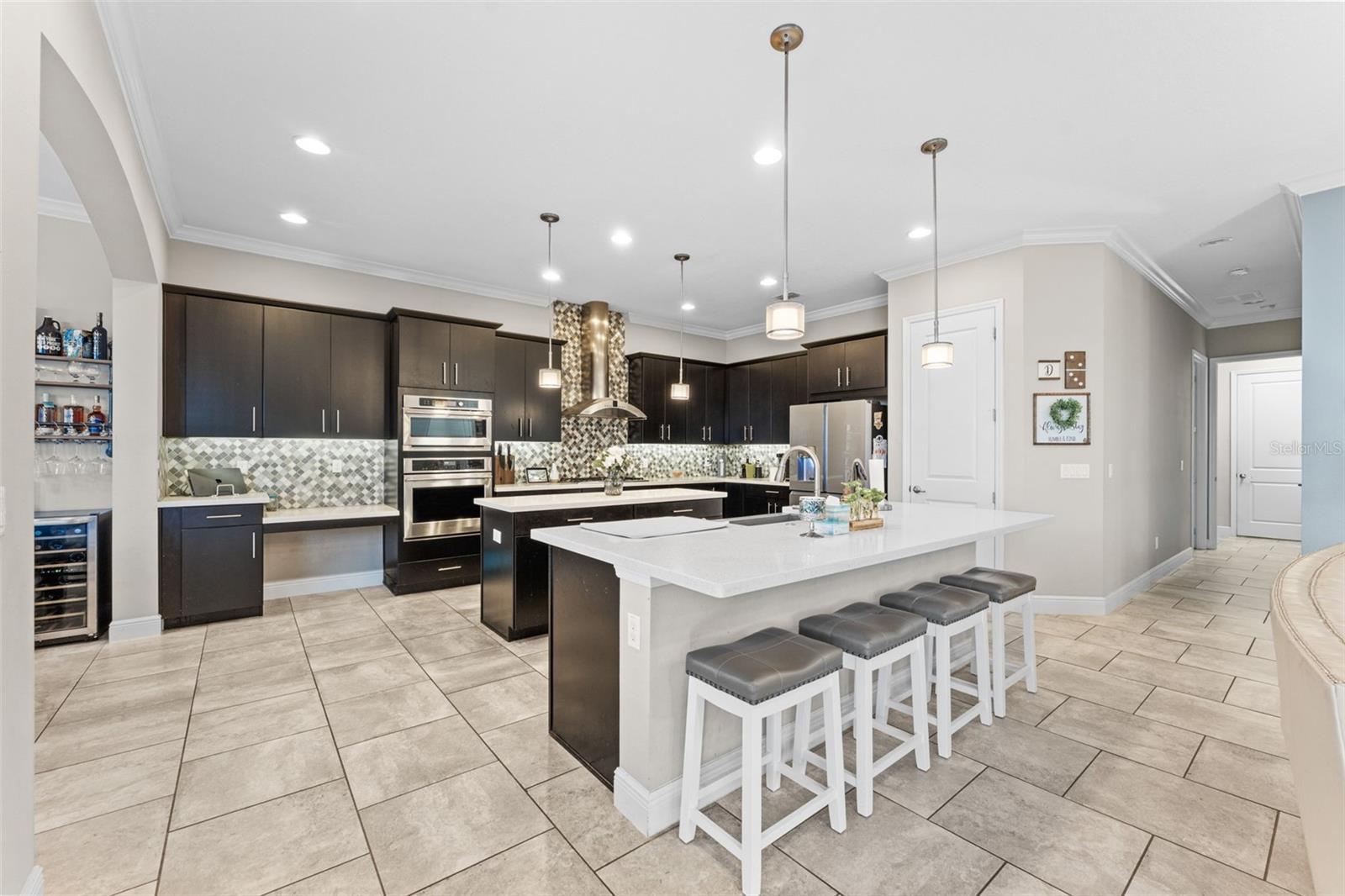 Image 4 of 44 For 14241 Colonial Pointe Drive