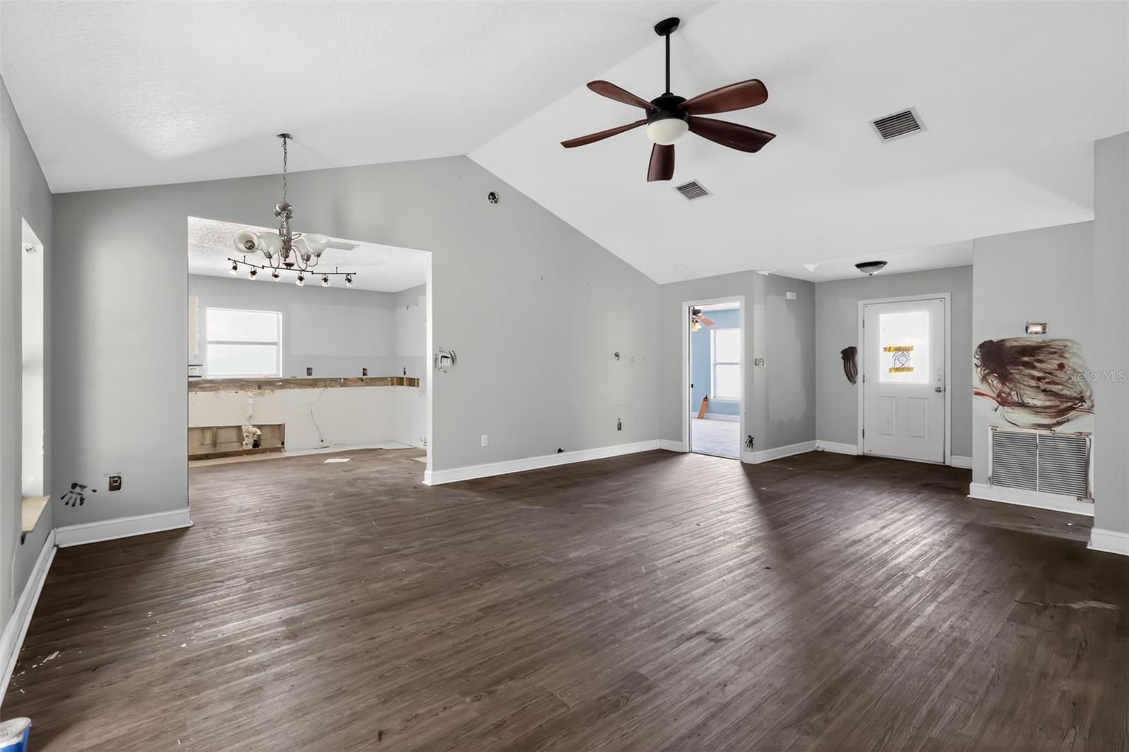 Image 11 of 38 For 36101 Mattawan Drive