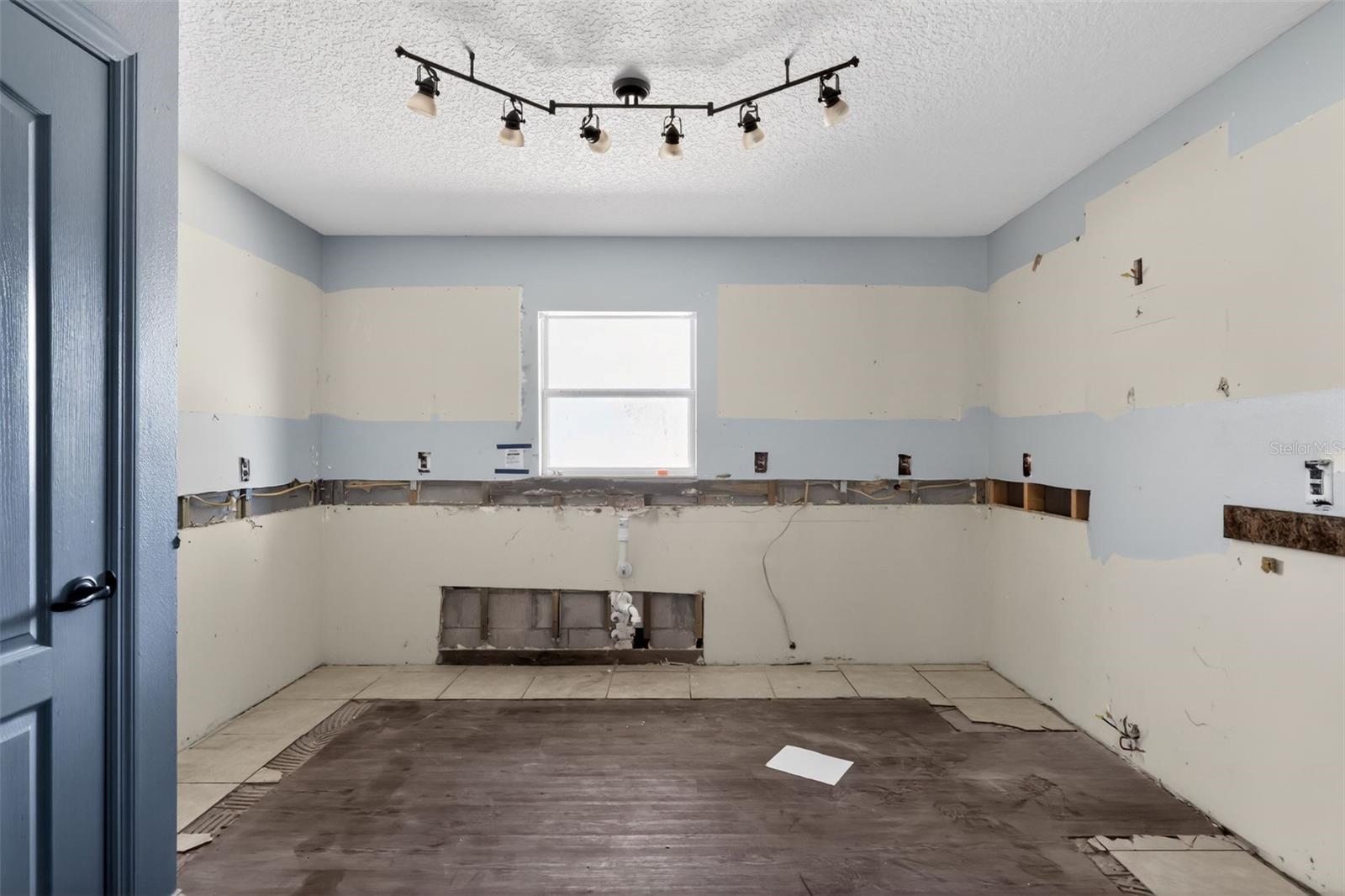 Image 19 of 38 For 36101 Mattawan Drive