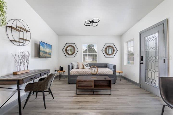 Image 10 of 48 For 511 San Juan Boulevard