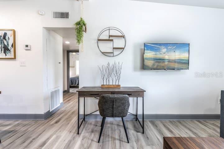 Image 11 of 48 For 511 San Juan Boulevard