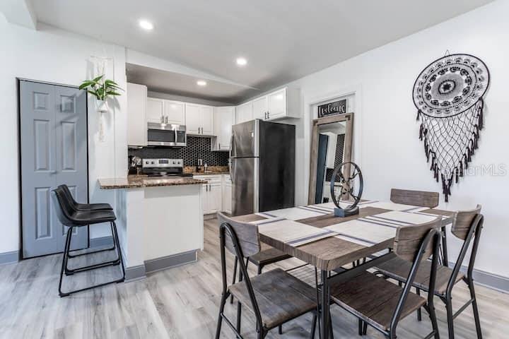 Image 12 of 48 For 511 San Juan Boulevard