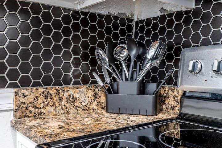 Image 17 of 48 For 511 San Juan Boulevard