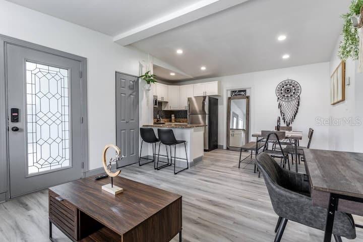 Image 4 of 48 For 511 San Juan Boulevard