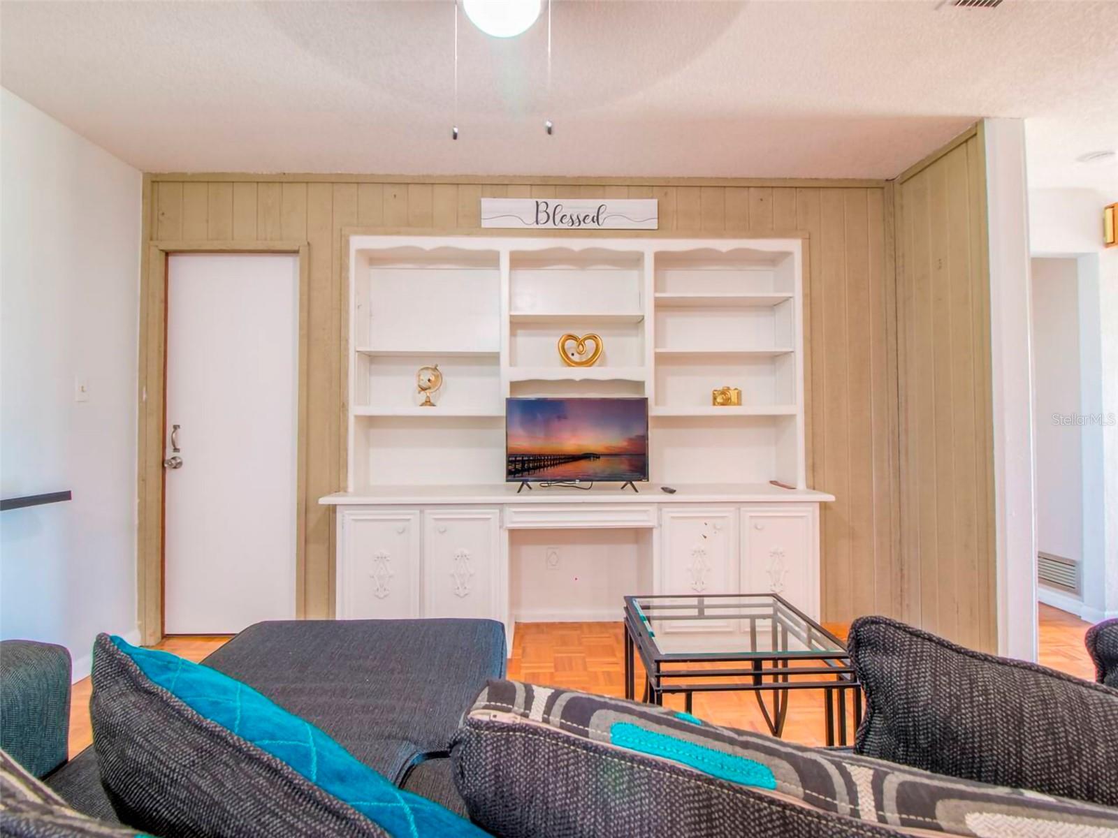 Image 22 of 48 For 4401 Lenmore Street