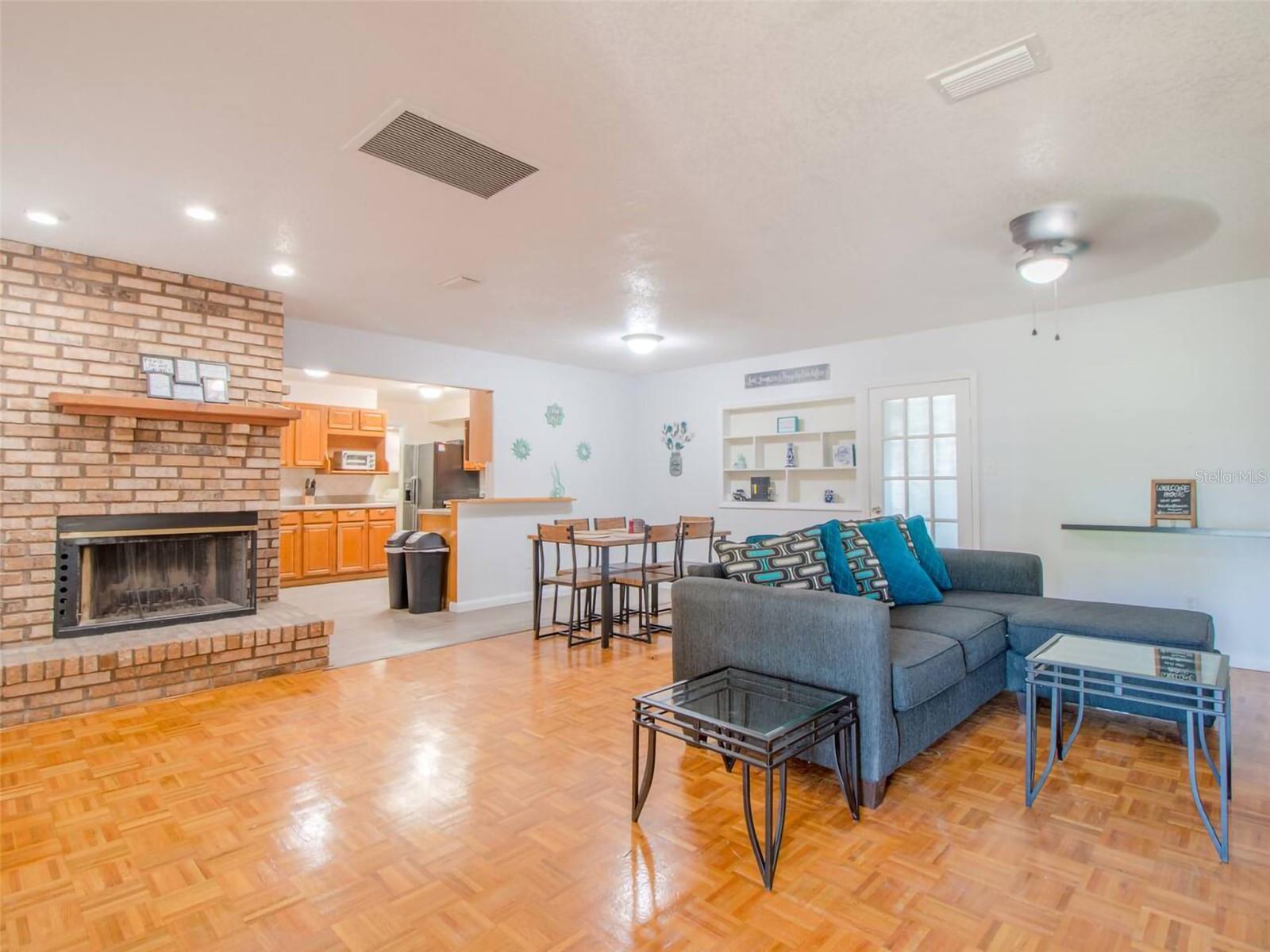 Image 3 of 48 For 4401 Lenmore Street