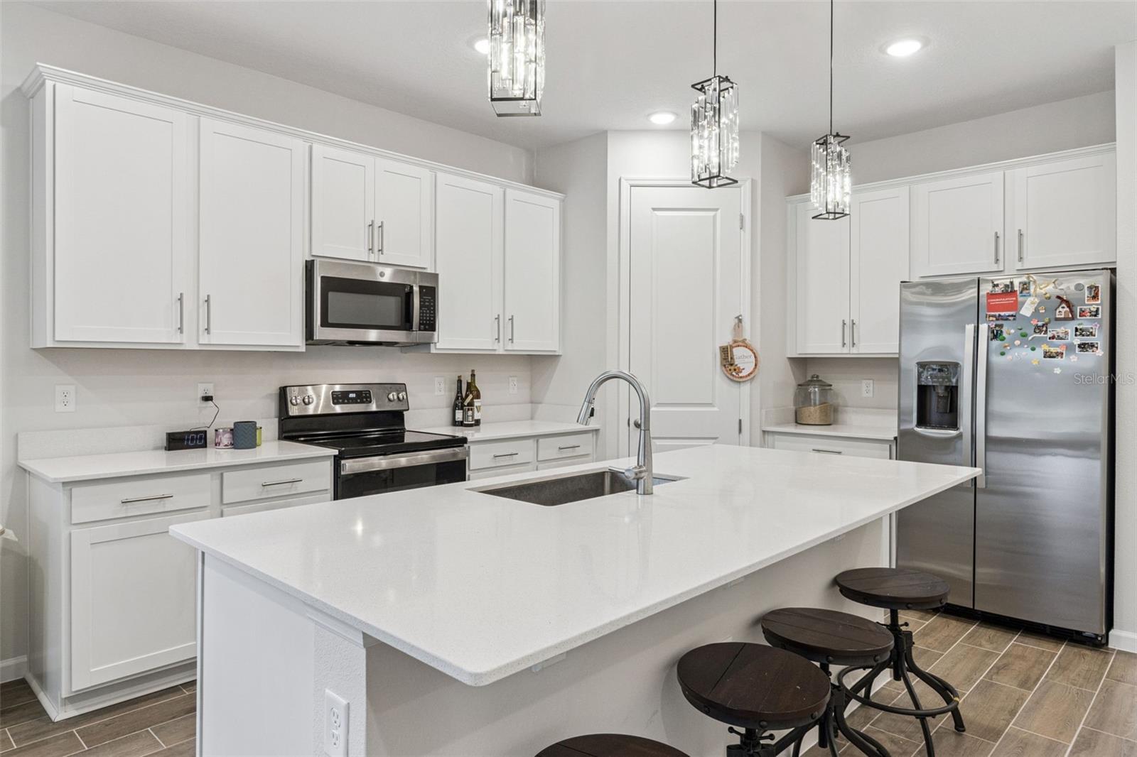 Image 13 of 31 For 654 Heritage Square Drive