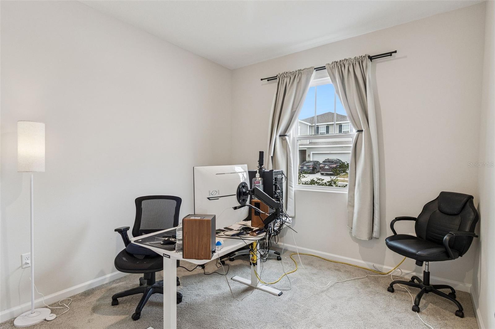 Image 15 of 31 For 654 Heritage Square Drive