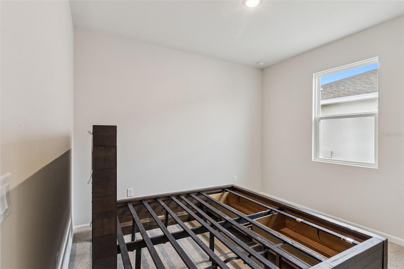 Image 26 of 31 For 654 Heritage Square Drive