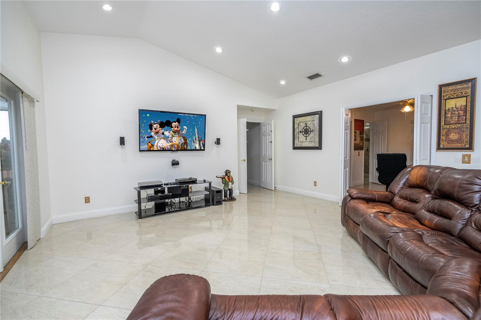 Image 27 of 81 For 6013 Crystal View Drive