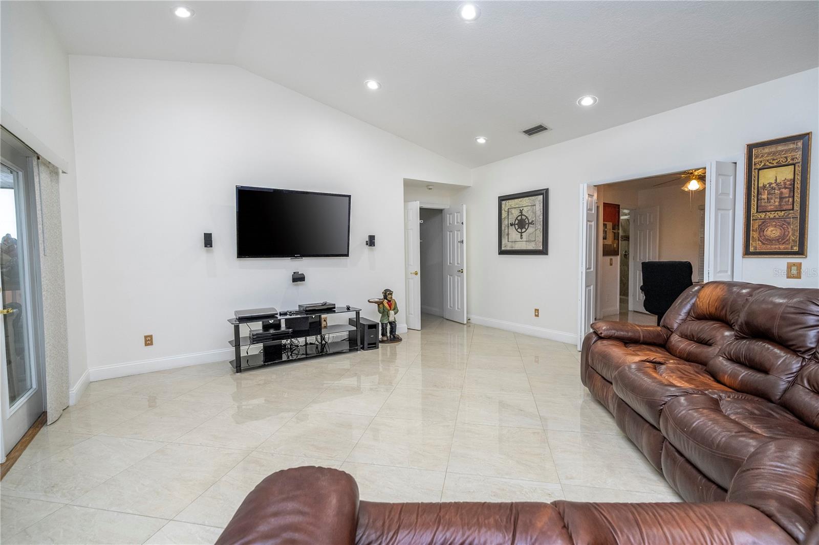 Image 28 of 81 For 6013 Crystal View Drive