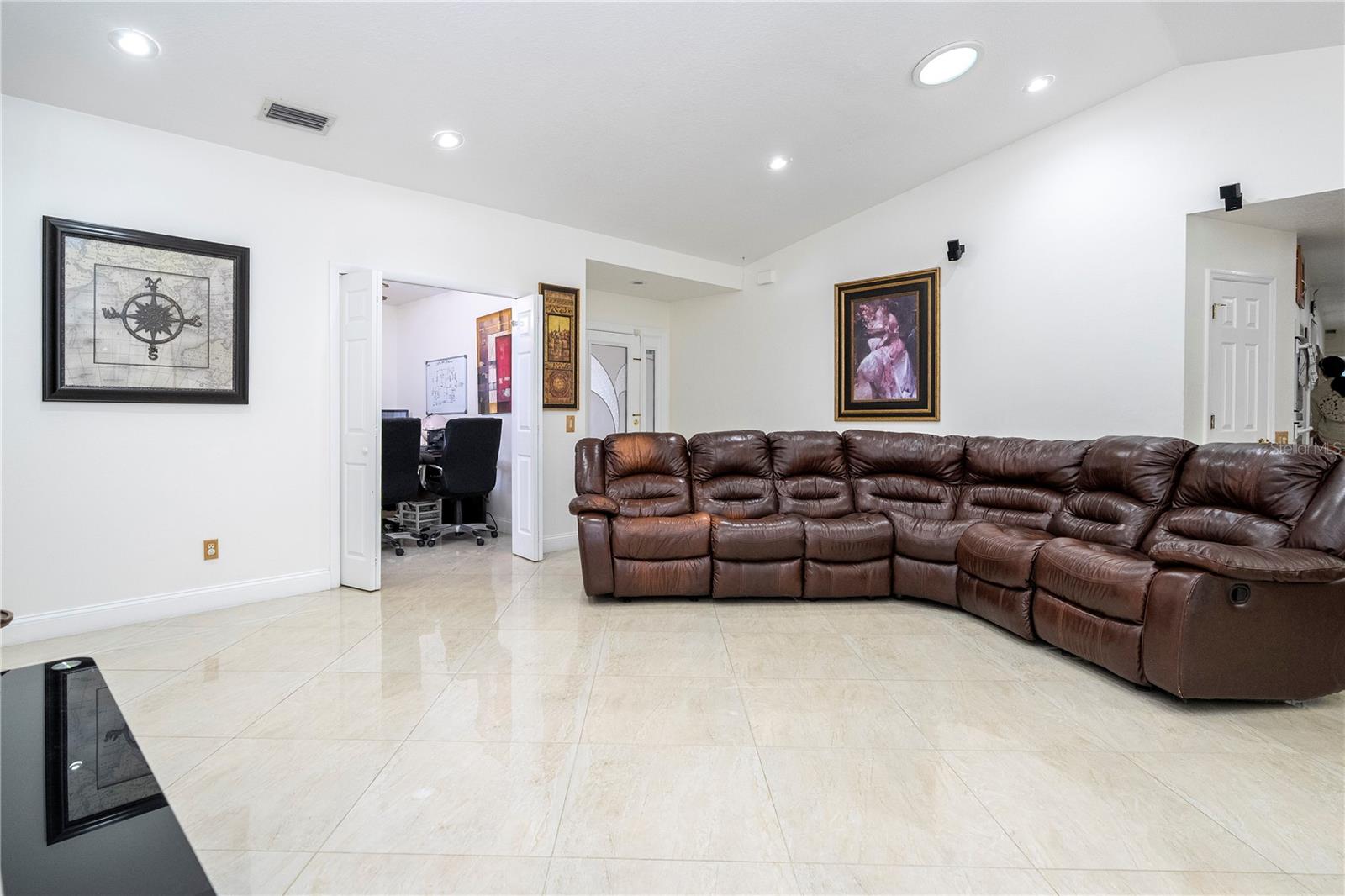 Image 32 of 81 For 6013 Crystal View Drive