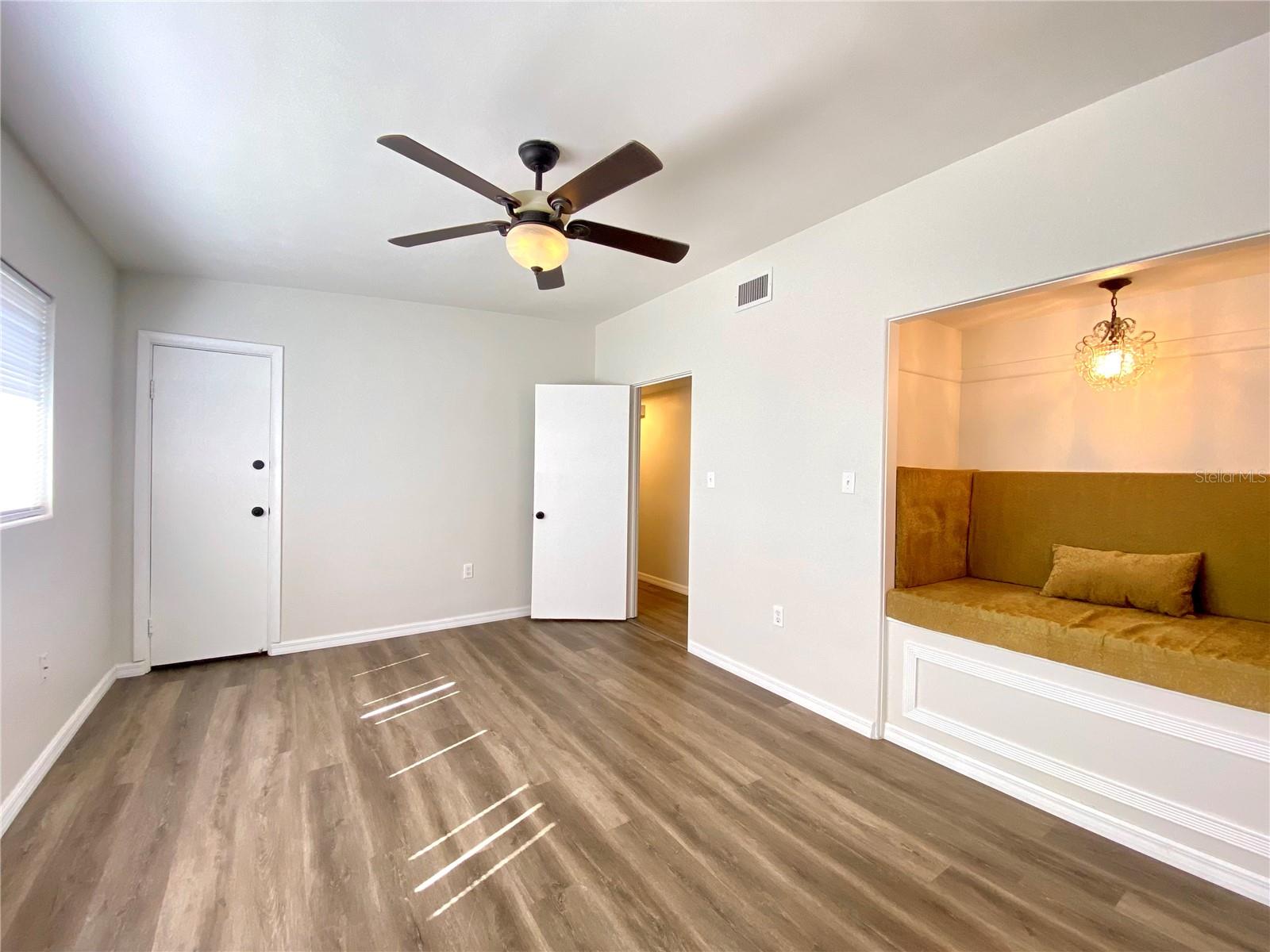 Image 22 of 37 For 1348 Franklin Street