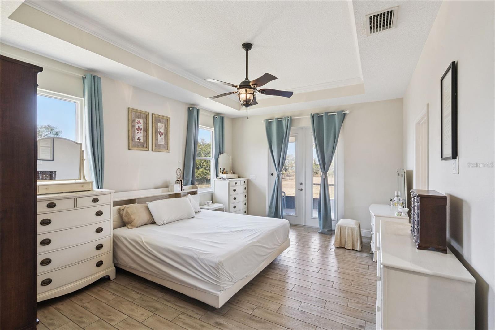 Image 13 of 27 For 735 Black Eagle Drive