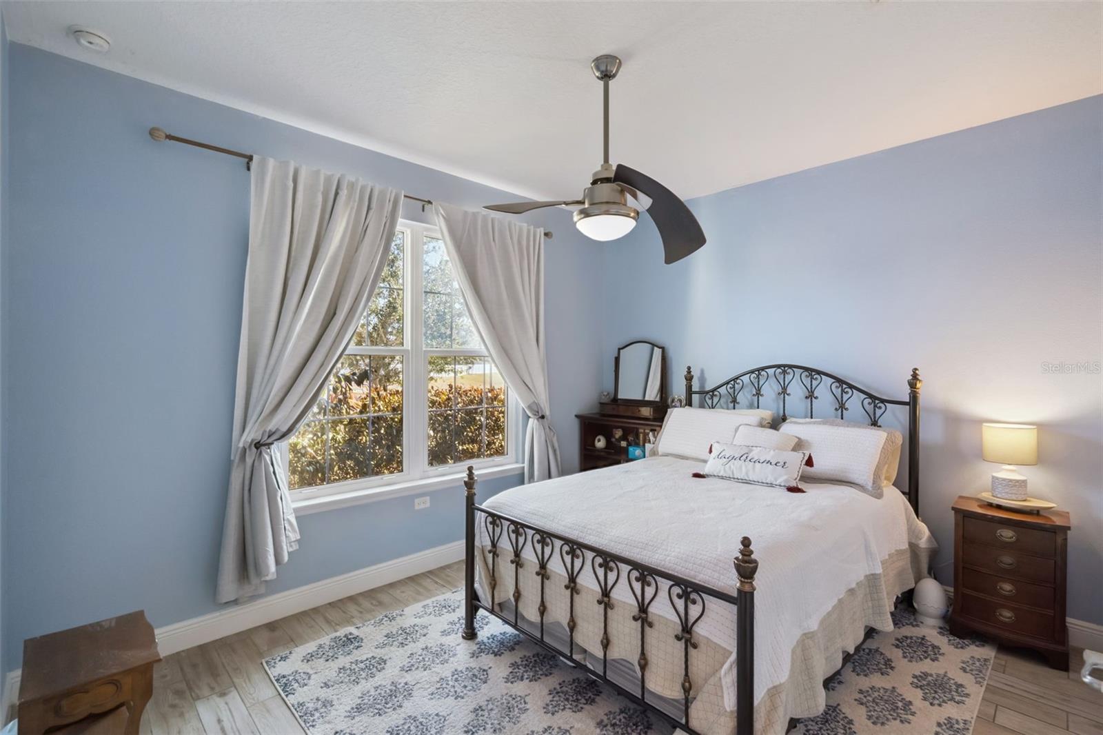 Image 17 of 27 For 735 Black Eagle Drive