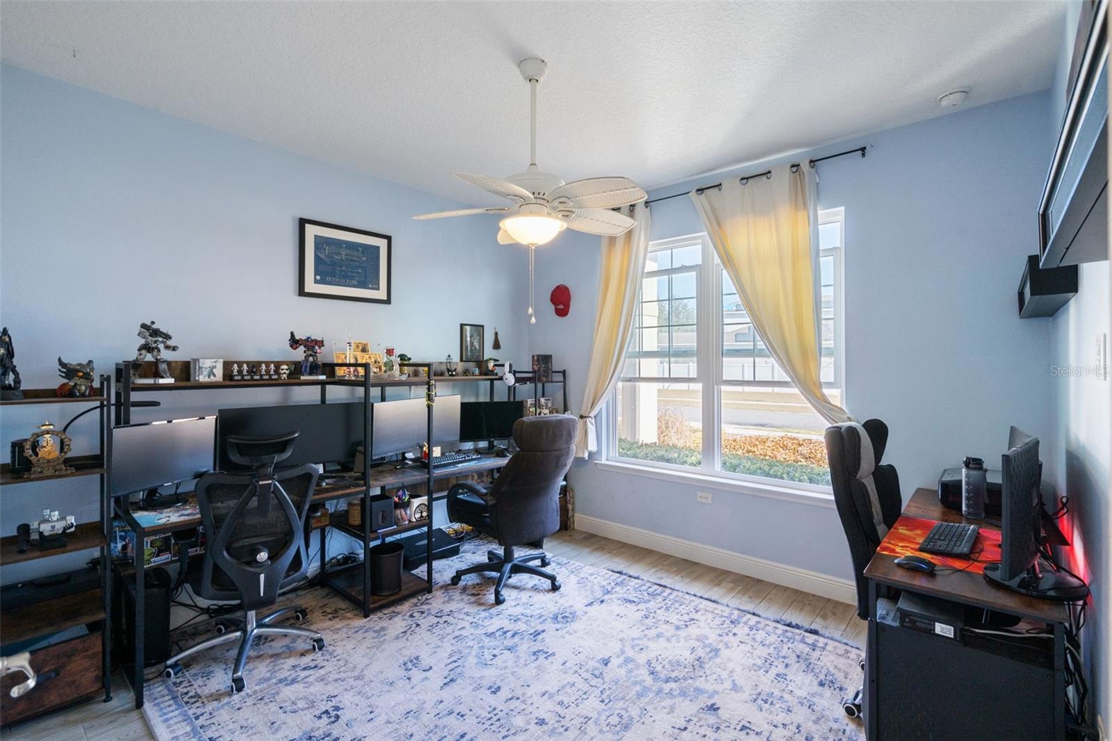 Image 19 of 27 For 735 Black Eagle Drive