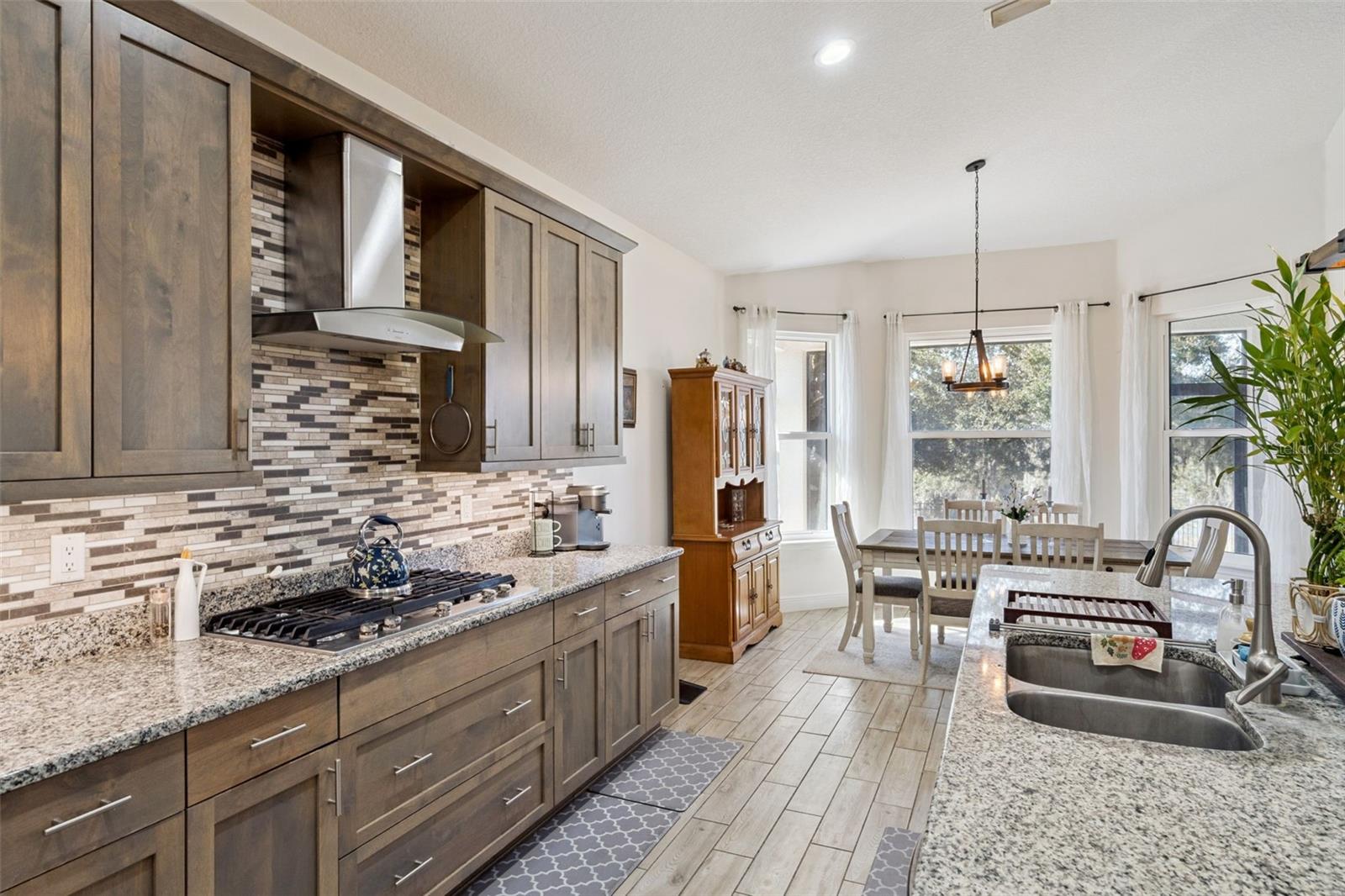 Image 9 of 27 For 735 Black Eagle Drive