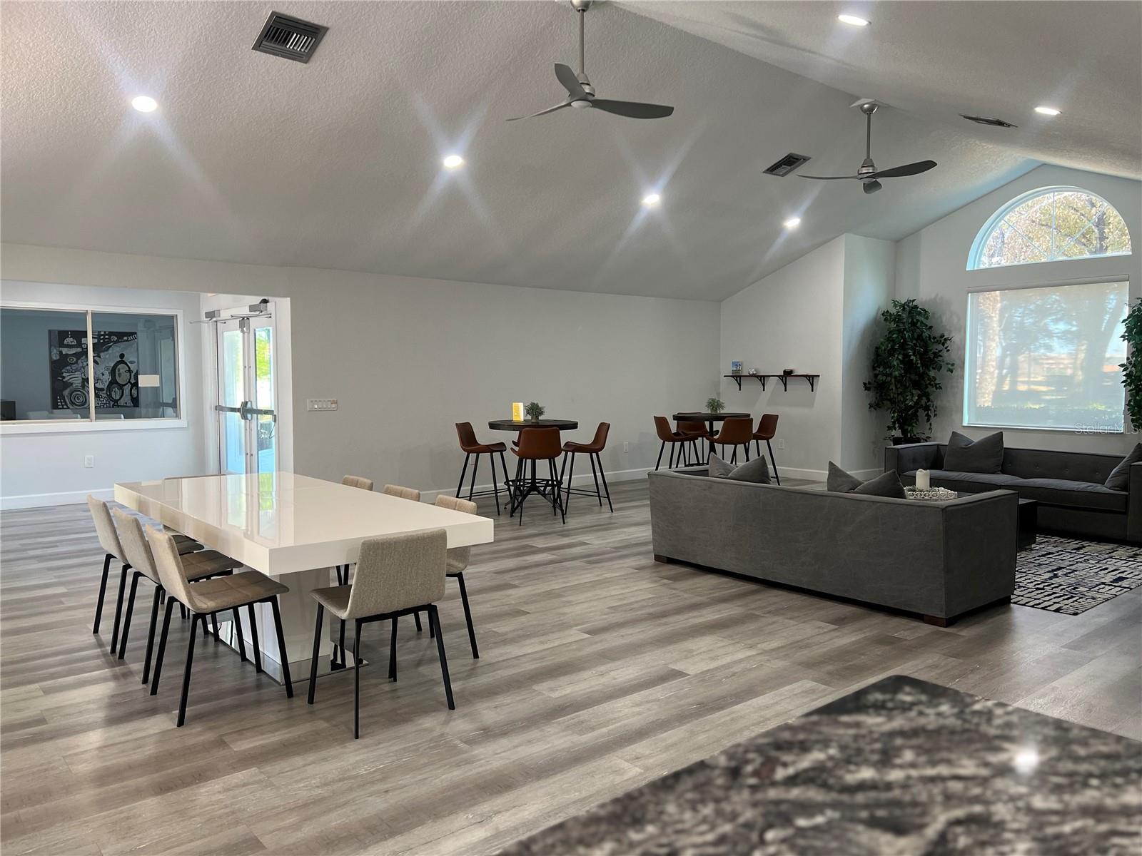 Image 47 of 74 For 443 Hamptoncrest Circle 305