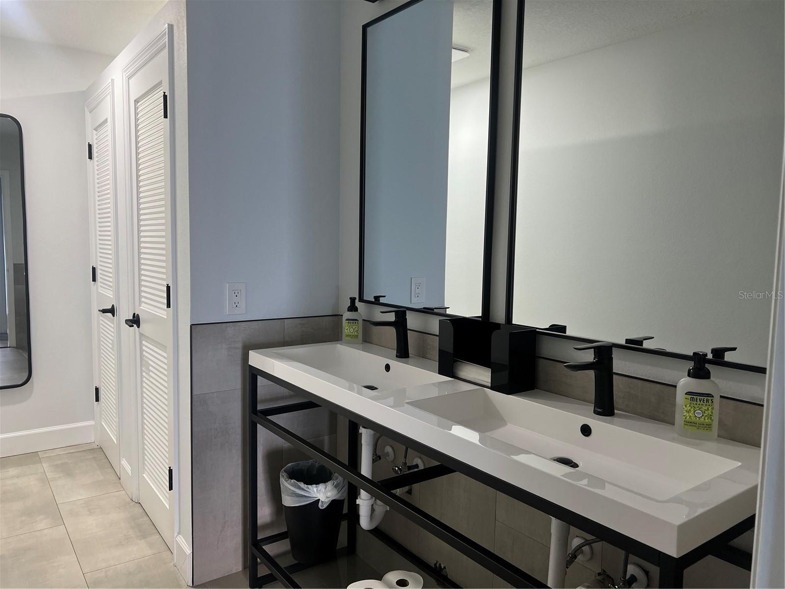 Image 51 of 74 For 443 Hamptoncrest Circle 305