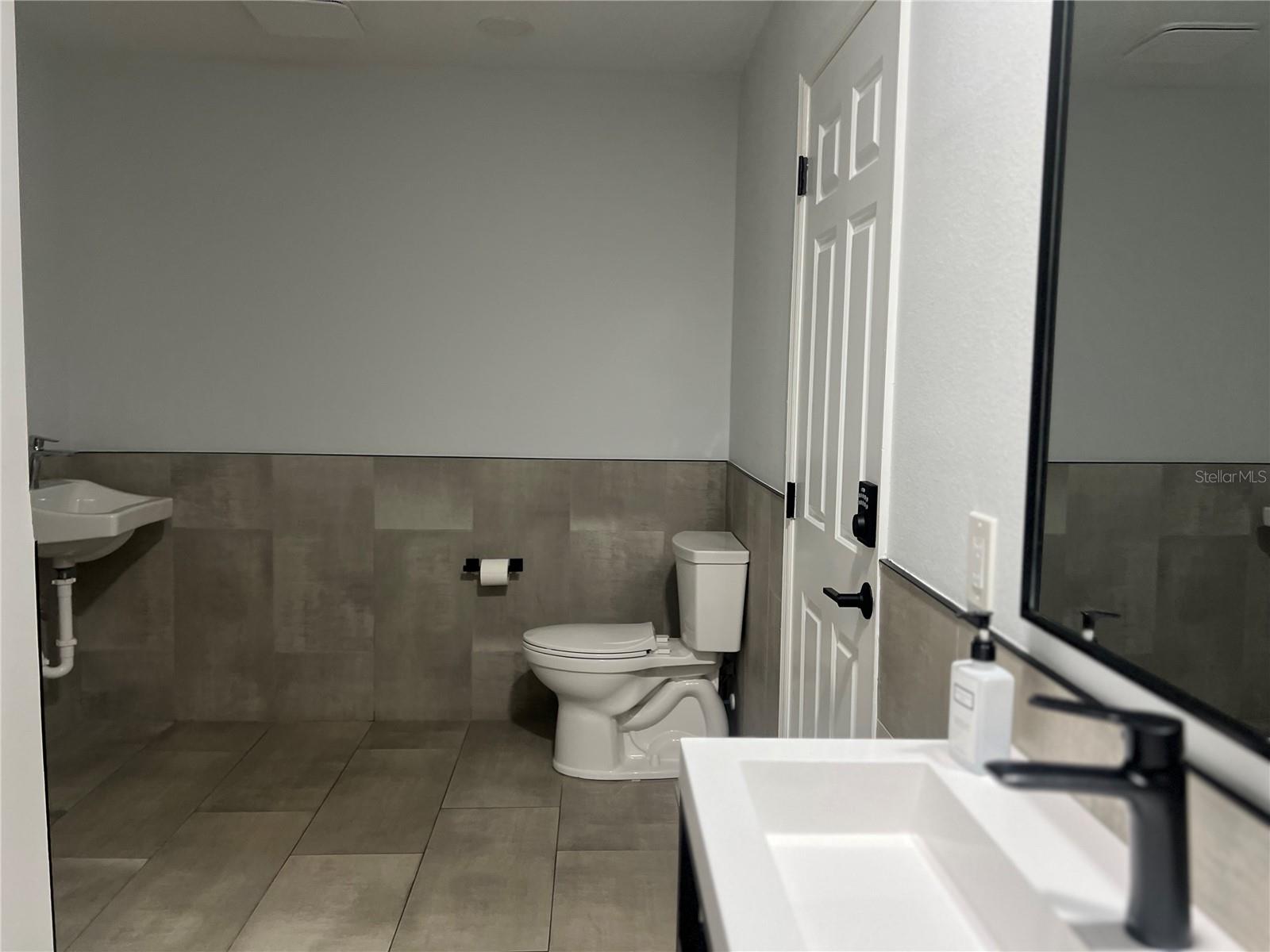 Image 52 of 74 For 443 Hamptoncrest Circle 305