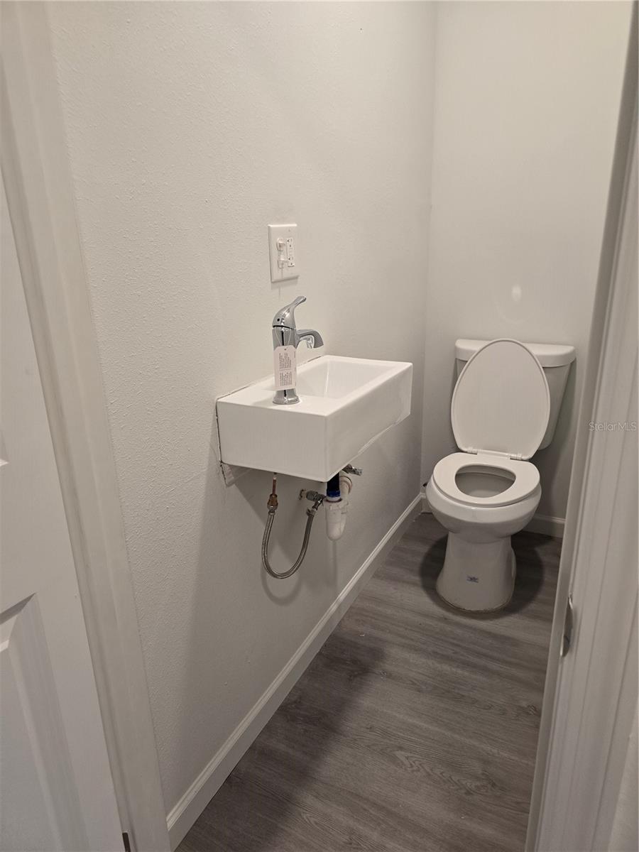 Image 10 of 10 For 610 Avenue A Ne