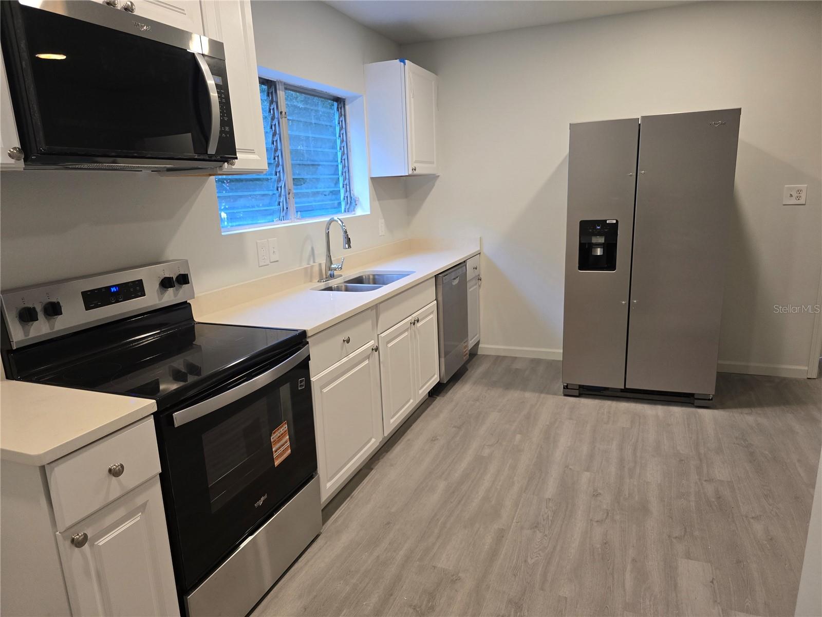 Image 3 of 10 For 610 Avenue A Ne