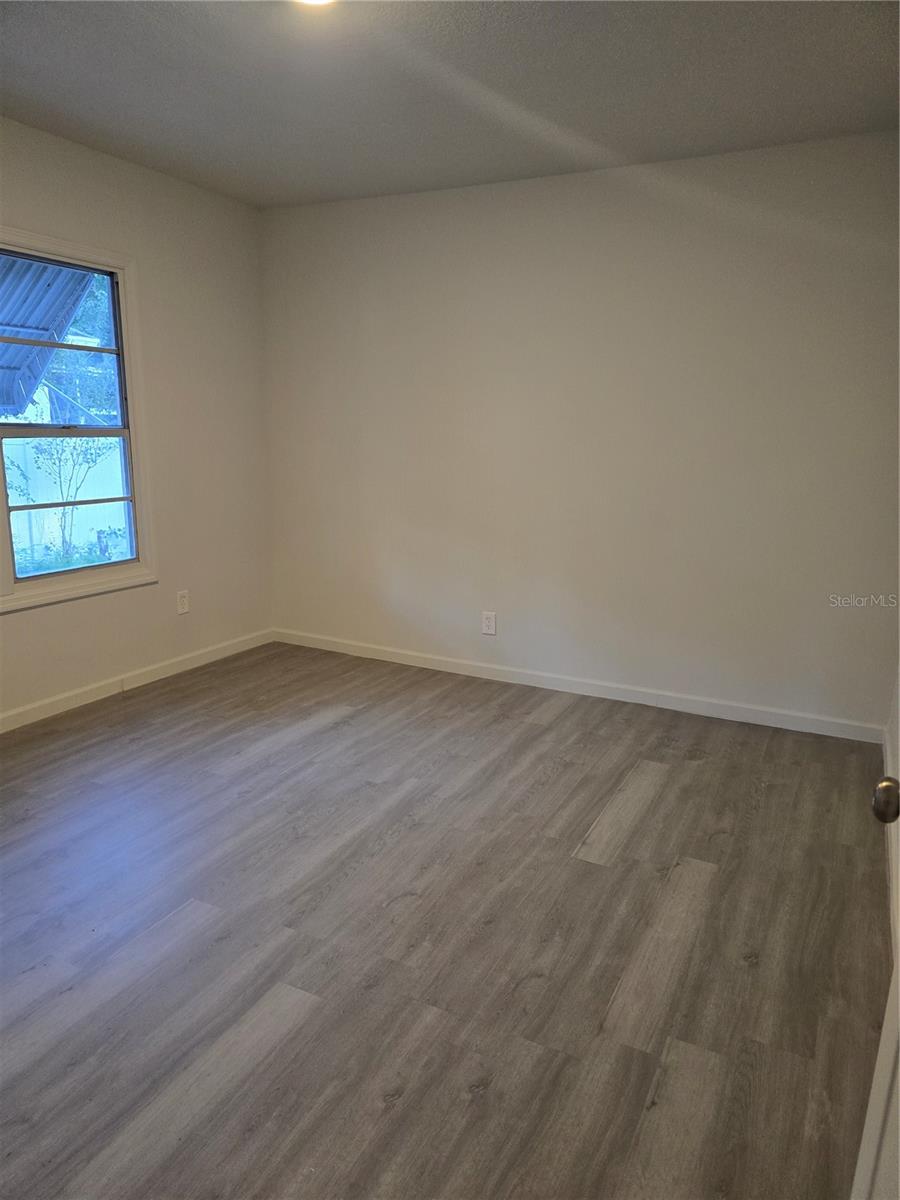 Image 8 of 10 For 610 Avenue A Ne