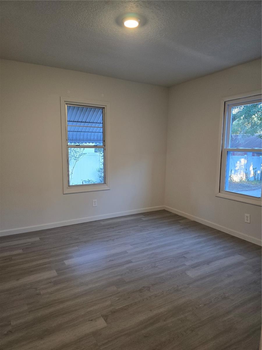 Image 9 of 10 For 610 Avenue A Ne