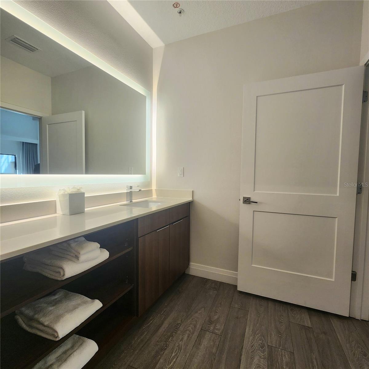 Image 26 of 61 For 14501 Grove Resort Avenue 2138