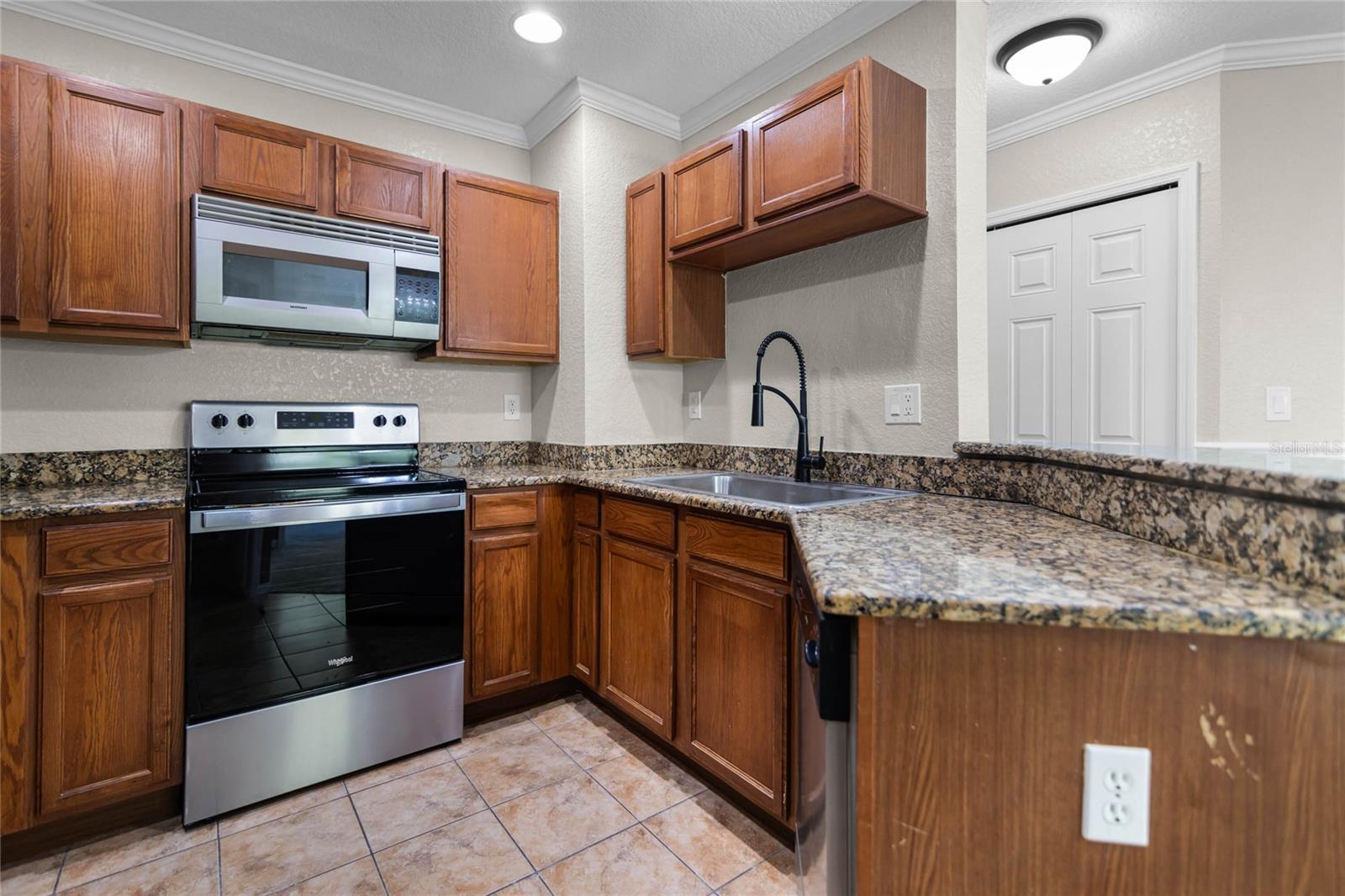 Image 10 of 32 For 4600 Moody Boulevard 9n