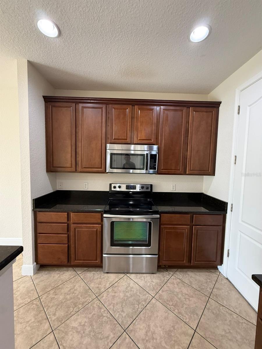 Image 8 of 35 For 8057 Prestbury Drive