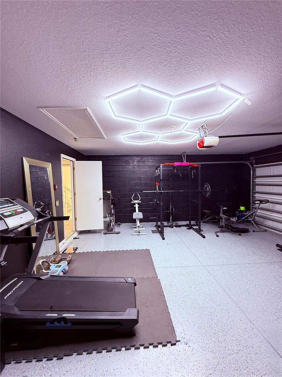 Image 24 of 27 For 5764 Royal Hills Circle