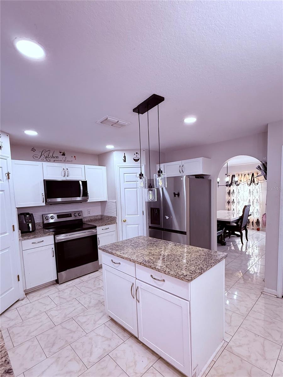 Image 7 of 27 For 5764 Royal Hills Circle