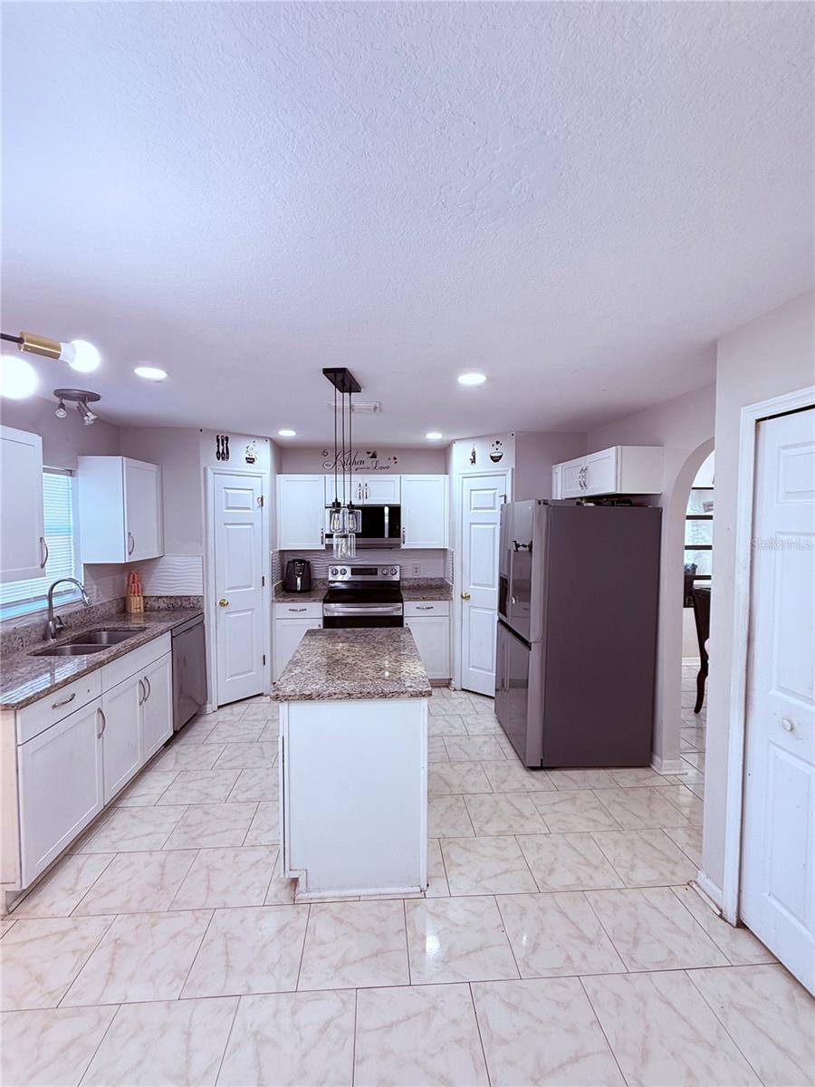 Image 9 of 27 For 5764 Royal Hills Circle