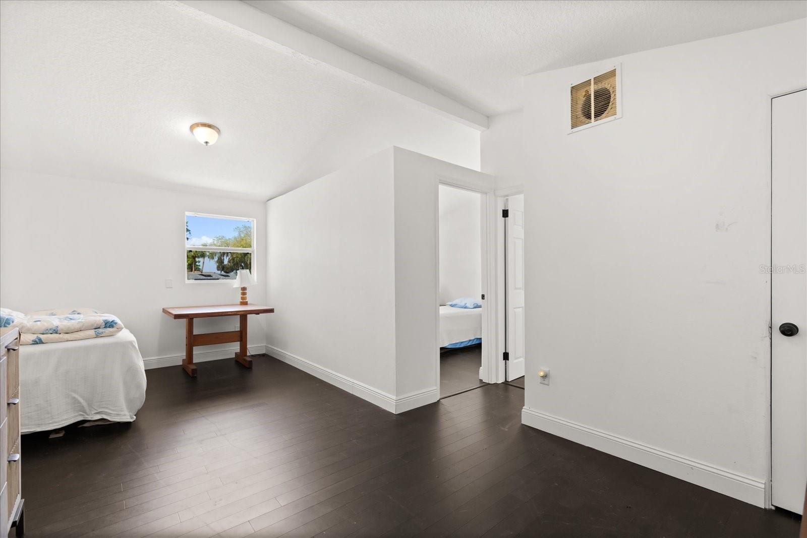 Image 10 of 34 For 7247 Treasure Island Road