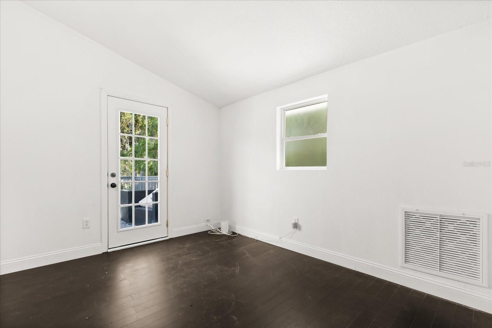 Image 15 of 34 For 7247 Treasure Island Road